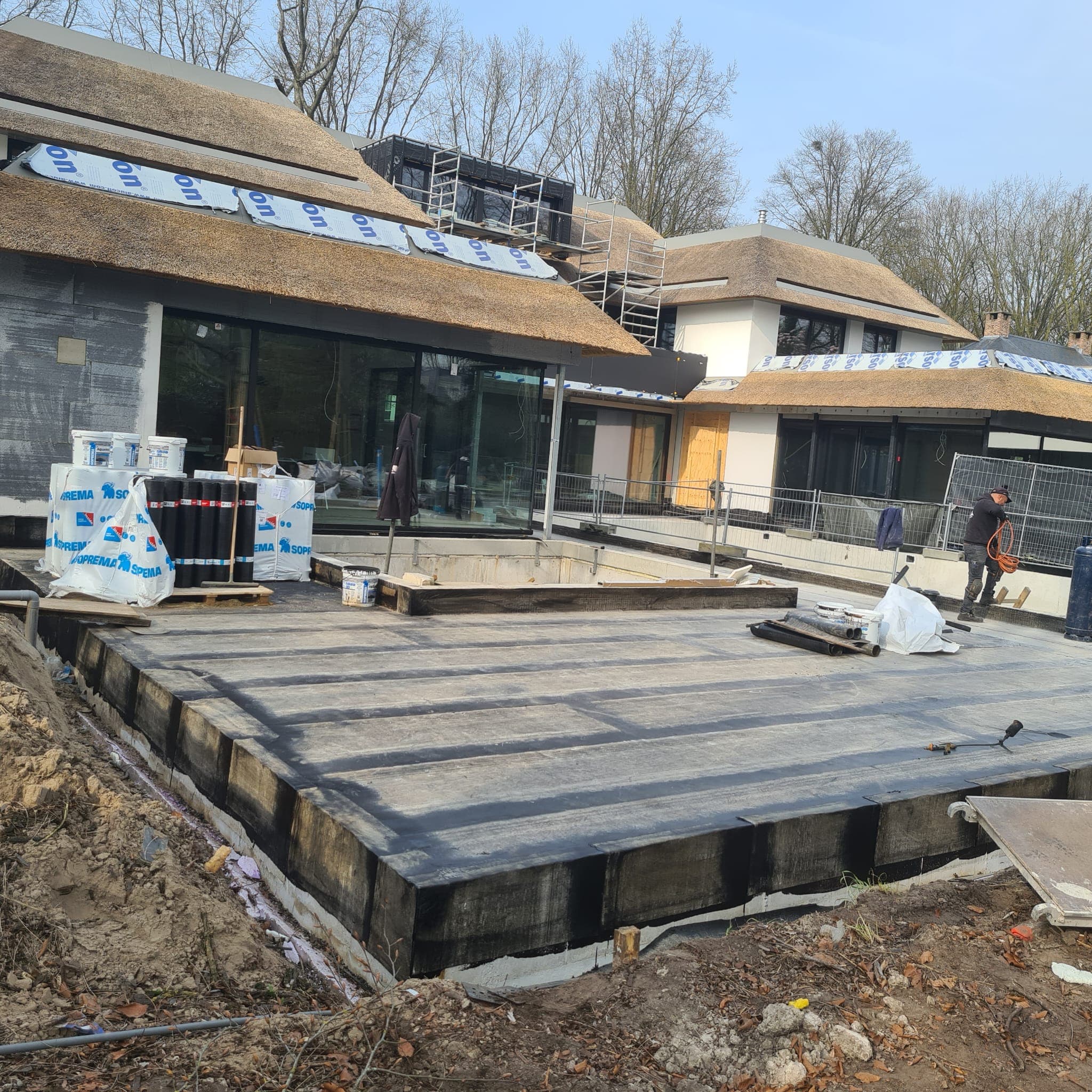 Bitumen plat dak nieuwbouw villa
